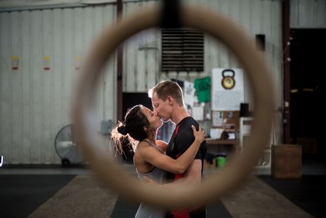 Fitness Engagement Photos, Crossfit Wedding, Crossfit Couple, Themed Engagement Photos, Gym Photoshoot, Creative Engagement Photo, Gym Couple, Gym Photography, Hold Hands