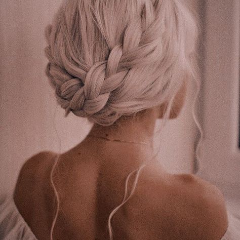 Royalty Aesthetic, Fantasy Aesthetic, Throne Of Glass, Character Aesthetic, White Hair, Book Aesthetic, Hair Inspo, Cute Hairstyles, Hair And Nails