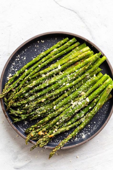 Asparagus In The Air Fryer, Frozen Asparagus, Air Fryer Asparagus, Air Fryer Potato Chips, Air Fryer French Fries, Potato Chip Recipes, Air Fryer Baked Potato, Asparagus Recipes Roasted, Parmesan Asparagus