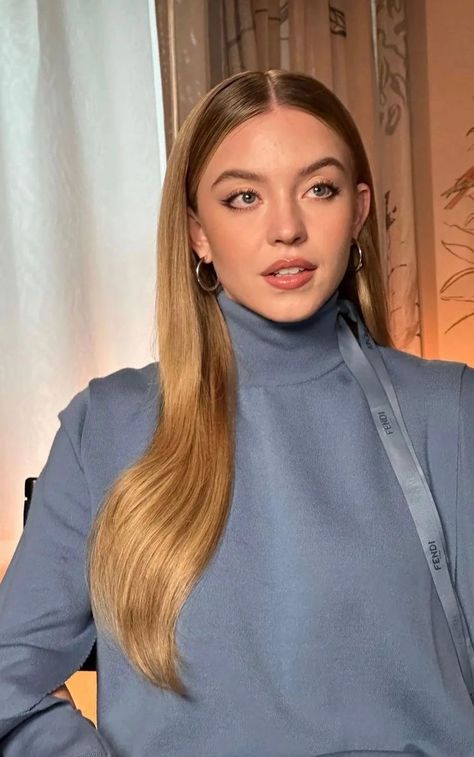 Sydney Sweeney Makeup, Sydney Sweeney, Emmy Awards, Woman Crush, Blonde Girl, American Actress, Celebrities Female, Role Models, Celebrity Crush