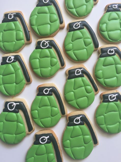 Grenade cookies by Vanilla Rose Cakery Army Birthday Cakes, Army Birthday, Army's Birthday, Party Food Themes, Ta Ta, Decorated Cookies, 40th Birthday, Call Of Duty, Birthday Cakes