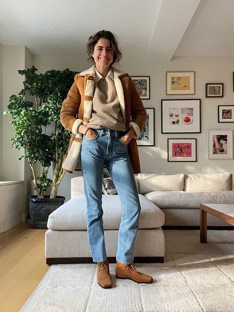 Brown Chelsea Boots Outfit, Leandra Medine Style, Brown Suede Chelsea Boots, Fisherman Shoes, Winter Jacket Outfits, Chelsea Boots Outfit, Brown Chelsea Boots, Fancy Tops, Satin Shorts