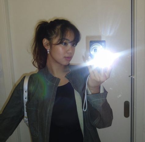 From isaasung on ig Digicam Selfie, Camera Mirror Selfie, Camera Pics, Digital Pics, 2000s Girl, Digi Cam, Anime Boy Hair, Cute Camera, Silver Linings