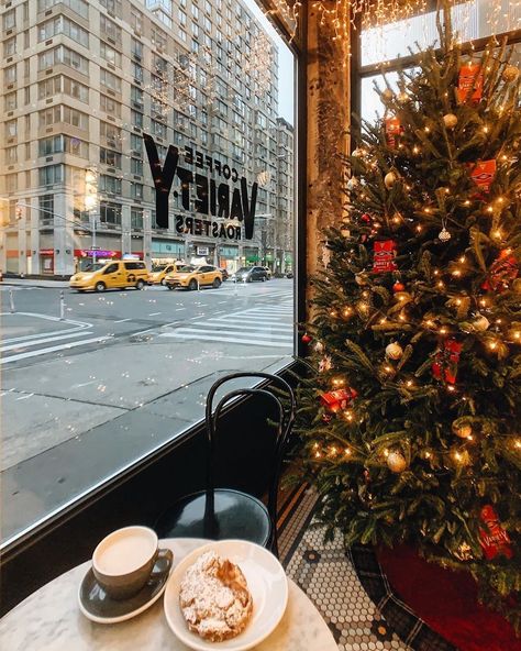 Christmas In New York Aesthetic, New York Noel, Winter Wonderland Card, Christmas Nyc, Nyc Pics, New York City Christmas, Winter Nyc, New York City Aesthetic, Christmas Dreaming