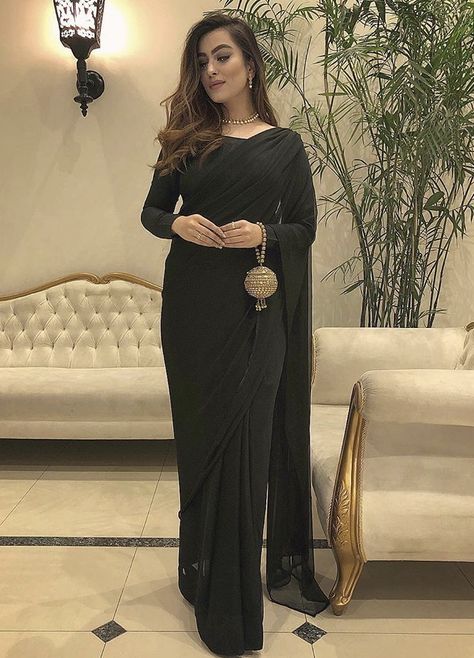 Black Sari, Sarees For Girls, Wedding Dress Bustle, Lehenga Designs Simple, Fancy Sarees Party Wear, Simple Sarees, Pakistani Dresses Casual, Beautiful Pakistani Dresses, Saree Designs Party Wear