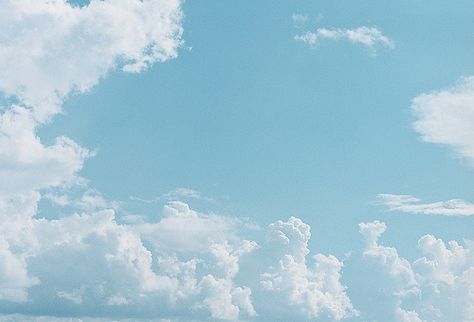 summer sky | CONTAX Aria film : Kodak PORTRA 160 | **mog** | Flickr Blue Neighbourhood, Everything Is Blue, Desain Editorial, Catty Noir, Light Blue Aesthetic, Sky Sea, Wallpaper Laptop, Summer Sky, Kodak Portra