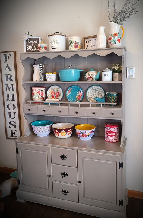 Pioneer Woman Kitchen Decor Farmhouse, Farmhouse Pioneer Woman Kitchen, Pioneer Woman Kitchen Decor Ideas, Pioneer Woman Kitchen Ideas, Pioneer Woman Walmart, Vintage Country Decor, Pioneer Woman Decor, Pioneer Woman Kitchen Design, Lodge Kitchen