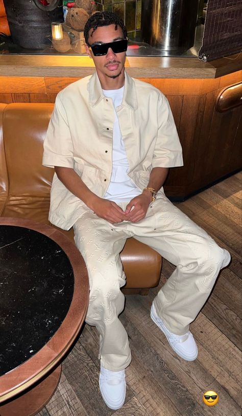 Men's Summer Date Outfit, Man All White Outfit, Fashion Week Style Inspiration, Fancy Summer Outfits Men, Men Statement Pieces, Cream Mens Outfit, Red And Cream Outfit Men, Casual Party Outfit Men Classy, White Streetwear Outfit Men