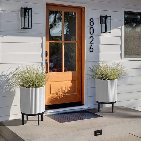 Make a statement with this beautiful rounded stone planter set. Great for the entryway, indoors, or on the patio. Planter With Stand, Rectangular Planters, Stone Planters, Planter Design, Plastic Planters, Modern Planters, Outdoor Porch, Tall Plants, Large Planters