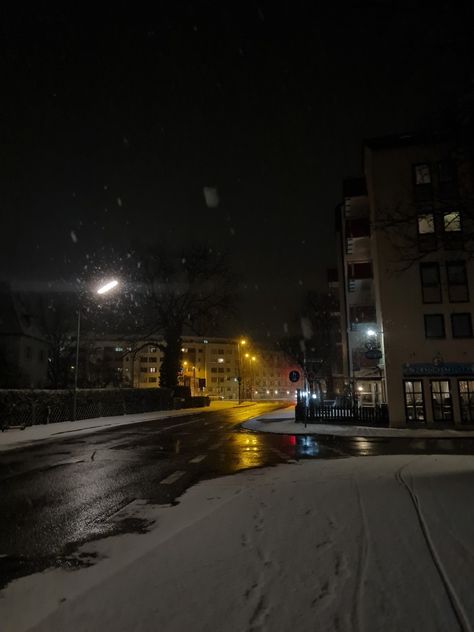 German City Aesthetic Night, Snow In Germany, Germany Night Aesthetic, Munich Germany Aesthetic, Berlin Travel Photography, Snow Germany, Munich Winter, Munich Aesthetic, Germany Night