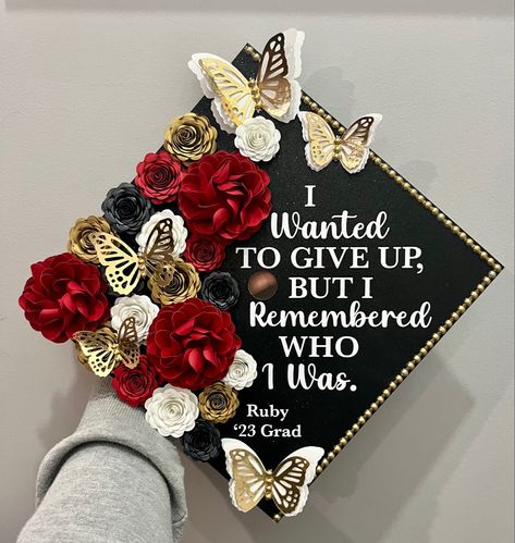 Creative Paper Crafts, Graduation Hat Designs, Nurse Graduation Cap, College Grad Cap Ideas, Graduation Cap Decoration Diy, Custom Graduation Caps, High School Graduation Cap, College Graduation Cap Decoration, Grad Cap Designs