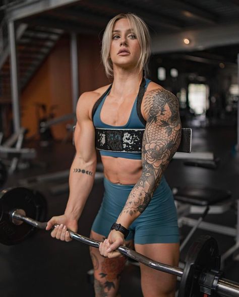 Josie Hamming Josie Hamming Crossfit, Women’s Body Building, Female Weightlifter, Josie Hamming, Bodybuilder Woman, Women With Muscles, Muscle Mommy, Buff Women, Female Fitness Model