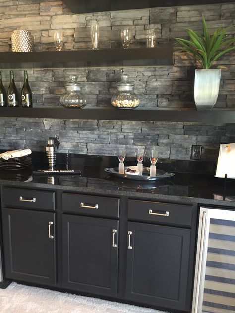 Stone Backsplash Black Cabinets, Stone Bar Backsplash, Dark Stone Backsplash, Gray Stone Backsplash Kitchen, Stacked Stone Backsplash Kitchen, Backsplash For Black Cabinets, Backsplash Ideas Brown Cabinets, Black Stone Backsplash, Dark Stone Kitchen