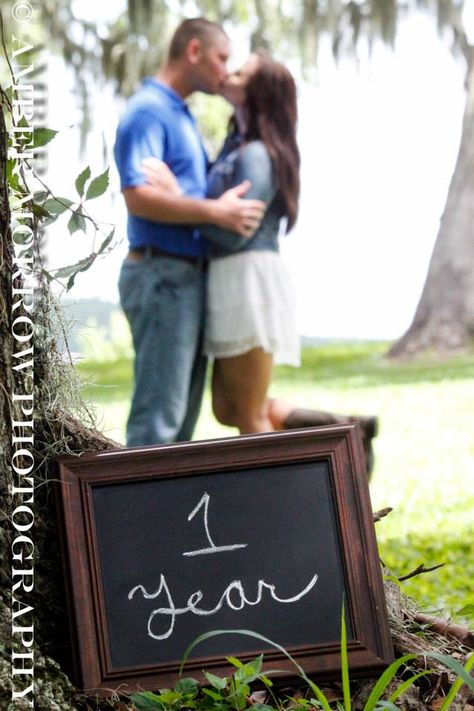 Anniversary photo session! #ambermorrowphotography #photography 1st Wedding Anniversary Photoshoot Ideas, Anniversary Portraits, Valentine Photos, Wedding Anniversary Pictures, Anniversary Photography, Anniversary Shoot, Wedding Anniversary Photos, Anniversary Pictures, Snow Photography