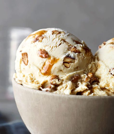 Praline Ice Cream, Haagen Dazs Ice Cream, Praline Pecans, Pralines And Cream, Ice Cream Images, Burgers And Shakes, Haagen Dazs, Old Fashioned Ice Cream, Best Milkshakes