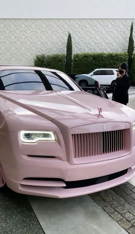 Luxury Cars Rolls Royce Phantom Pink, Pink Rolls Royce Cullinan, Pink Expensive Cars, Pink Cullinan, Rolce Royce Cullinan, Royal Royce Cars, Sports Cars Luxury Aesthetic, Pink Rolls Royce, Cars Tokyo