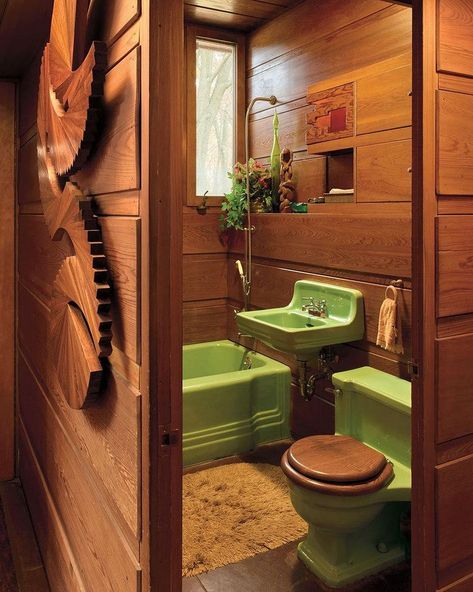 Frank Lloyd Wright, The Smith House Bathroom, Bloomfield Hills, Michigan, 1950 via @johannesreponen #de_architects_ Frank Lloyd Wright Bathroom, Frank Lloyd Wright Interior, Mcm Bathroom, Wall Hung Sink, 70s House, Mid Century Modern Bathroom, Casa Vintage, Bathroom Items, Trailer Park