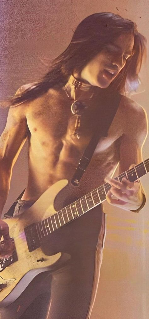 Nuno Bettencourt Wallpaper, 80s Rocker, Nuno Bettencourt, Native American Men, Hair Bands, Attractive People, Alternative Outfits, Most Beautiful Man, Character Development