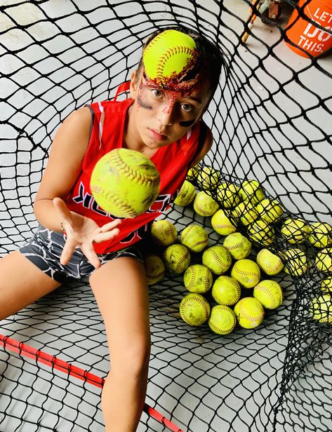 Good Halloween Costumes, Softball Players, Cool Halloween Costumes, Sports Photography, Kids Sports, New New, Halloween Fun, Softball, Halloween Ideas