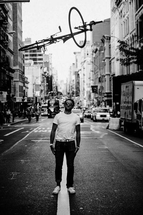 Candice Neistat, Casey Neistat Wallpaper, Casey Neistat Aesthetic, Casey Neistat Studio, Casey Neistat Office, Casey Cizikas, Casey Neistat, Black And White Nyc Photography, Filmmaking Inspiration