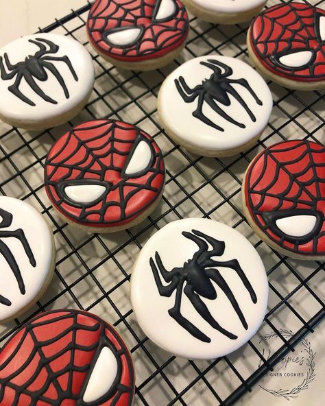 Spider-man Cookies, Spiderman Snacks, Spiderman Food, Spider Man Cookies, Spiderman Cookies, Spiderman Room, Spider Cookies, Spiderman Gifts, Spiderman Theme