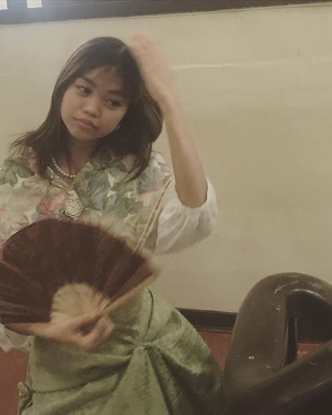 maria clara inspired outfit Maria Clara Hairstyle, Maria Clara Costume, Maria Clara Outfit, Easy Costumes, Maria Clara, Art Inspo, Outfit Inspirations, Prom, Hair Styles