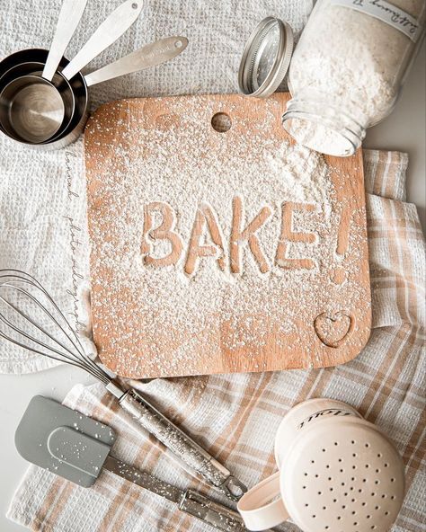 Bakers Photoshoot Ideas, Food Photography Cake, Bake Sale Packaging, Amazing Food Photography, Food Photography Dessert, Cake Photoshoot, Baking Photography, Baking Aesthetic, Cake Branding