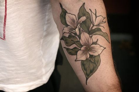 Trillium clusters by Alice Carrier Rhianna Tattoos, Trillium Tattoo, Left Arm Tattoos, Fern Tattoo, Landscape Tattoo, Weird Tattoos, Warrior Tattoo, Botanical Tattoo, Tattoo Cover-up