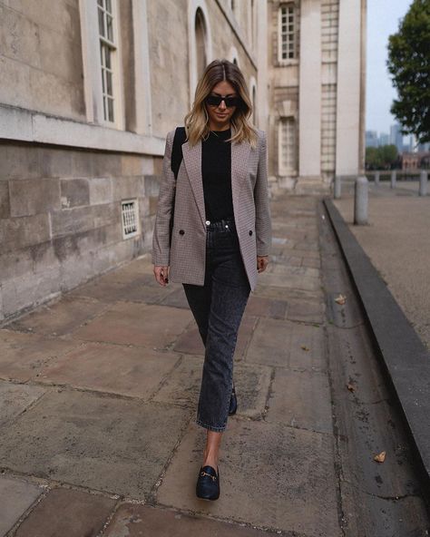 Emma Hill on Instagram: “AD Waiting patiently for Autumn @mango #Mango” Faded Black Jeans Outfit, Check Blazer Outfit, Gucci Loafers Outfit, Black Loafers Outfit, Loafer Outfits, Cropped Jeans Outfit, Emma Hill, Pijamas Women, Loafers Outfit