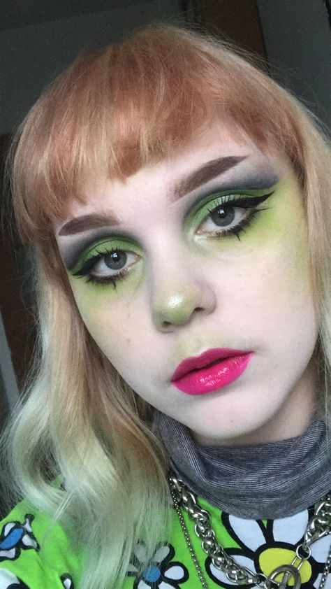 #green #makeup #alternative #egirl #pink #fashion #haircolor #eyemakeup #eyeshadow #eyeliner #ideas #flowers Green Goblin Makeup, Egirl Eyeliner Ideas, Egirl Nails Ideas, Green Halloween Makeup, Goblin Makeup, Egirl Nails, Punk Girl Hair, Egirl Eyeliner, Nails Ideas Black