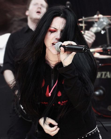 Amy Lee Daily Amy Lee, Evanescence, On Stage, Black Hair, A Woman, Singing, Hair, Black