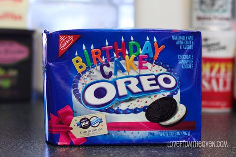 Birthday Cake Oreo Brownies - Happy Birthday Oreo! - Love From The ... Oreo Bark, Oreo Birthday Cake, Happy 100th Birthday, Oreo Flavors, Cookie Cake Birthday, Oreo Brownies, Chocolate Sandwich, Chocolate Sandwich Cookies, Funfetti Cake