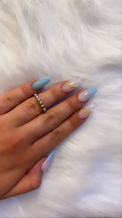 Nails With Blue Details, Blue Nail French, Babyblue Nails Design, Nails Babyblue, Blue And Gold Nails, Trending Nail Colors, Nail Colors And Designs, Glitter Nails Acrylic, Pink Ombre Nails