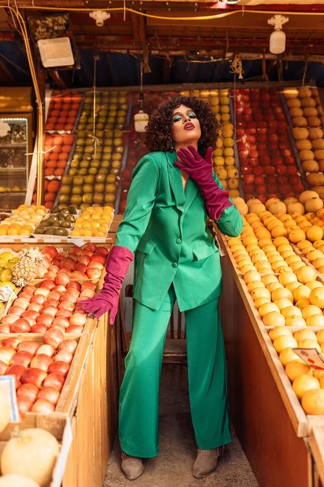 Fashion Photoshoot Ideas Outdoor, Bazar Photoshoot, David Lachapelle Photography, Farmers Market Fashion, Market Photoshoot, City Fashion Photography, Street Fashion Photoshoot, Magazine Design Cover, Latin Fashion