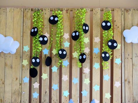 Sophie and Ethan’s Studio Ghibli Themed Party - Stage Setup Totoro Party Decorations, Totoro Birthday Party, Ghibli Wedding, Studio Ghibli Diy, Ghibli Birthday, Ghibli Baby, Ghibli Crafts, Totoro Food, Studio Ghibli Party