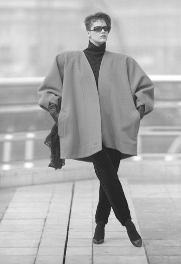 Montana Look 80s, Claude Montana, 80s And 90s Fashion, Fashion 80s, Power Dressing, 1980s Fashion, Oversized Coat, Foto Instagram, Inspiration Mode