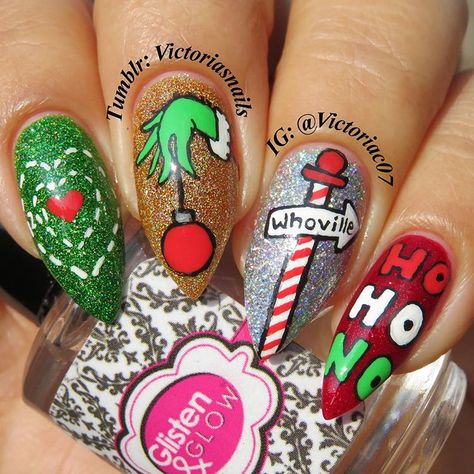 Whoville Nails, Christmas Nails Characters, Disney Christmas Nail Designs, Home Alone Nails, Elf Nails Designs, Easy Grinch Nails, Short Grinch Nails, Christmas Movie Nails, Grinch Nails Acrylic