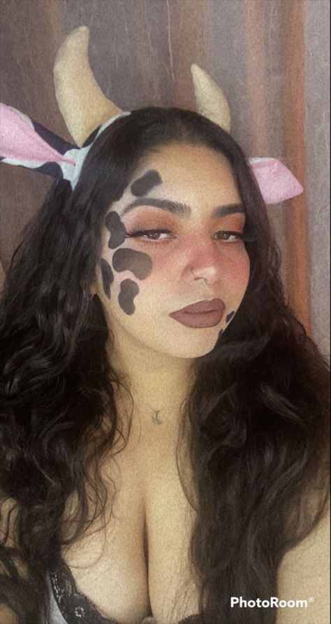 #cowgirl #cowprint #cow #animals #makeup #makeupoftheday #halloweenmakeup #halloween #pink #pinkmakeup #getready #getreadywithme #cows #costume #costumesforwomen #costumeidea #doityourself #diy #eyeliner #eyelashes #eyeshadow #eyeshadowlooks #print #spots #womenfashion #women #girlboss Cow Print Face Paint, Cow Halloween Costume Women Makeup, Simple Cow Makeup, Milk Maid And Cow Costume, Simple Cow Makeup Halloween, Easy Cow Makeup Halloween, Cow Print Makeup Halloween, Cow Inspired Makeup, Cow Makeup Looks Easy