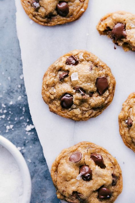 Brown Butter Oatmeal Cookies Cookies With Brown Butter, Dessert Cheese Ball, Brown Butter Chocolate Chip, Brown Butter Chocolate Chip Cookies, Chelsea's Messy Apron, Popular Cookies, Favorite Cookie Recipe, Decadent Chocolate Cake, Oatmeal Cookie Recipes