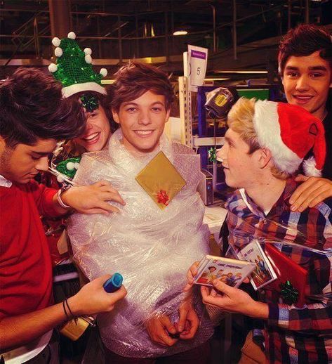 One Direction Christmas, One Direction Fotos, Four One Direction, Harry Styles Cute, One Direction Photos, Irish Princess, One Direction Harry, One Direction Memes, One Direction Pictures