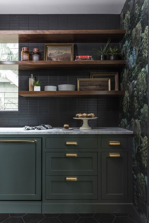 Vaughn Gallery — Donna Dufresne Interior Design Island Ideas Kitchen, Masculine Kitchen, Moody Kitchen, Dark Green Kitchen, Green Kitchen Decor, Black Backsplash, Kitchen Island Ideas, Traditional Kitchen Design, Green Kitchen Cabinets