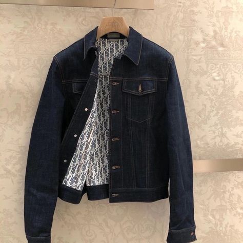 Dior Clothes, Spring Outfits For Teen Girls, Chic Outfits Edgy, Dior Store, Dior Jacket, Stylish Shirts Men, Luxury Jacket, Mens Fashion Classic, Fashion Attire