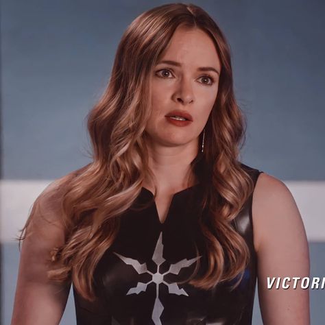 𝑇ℎ𝑒 𝐹𝑙𝑎𝑠ℎ Daniel Panabaker, Skye Johnson, The Flash Caitlin, Caitlyn Snow, Flash Girl, Team Flash, Paris Berelc, Movie Icon, Supergirl 2015