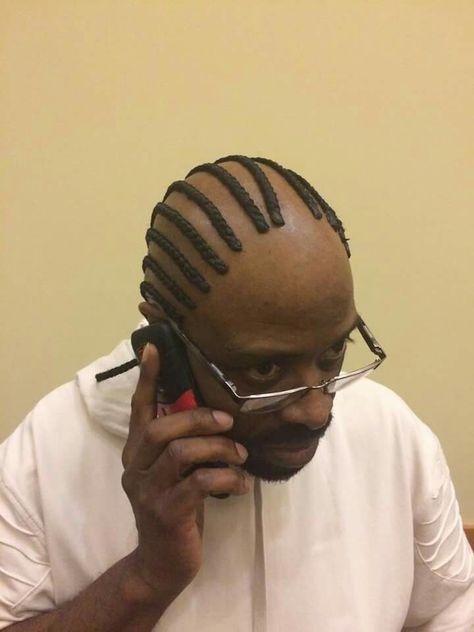 He glued some braids to his head Braids Kids Black, Ugly Hair, Braids For Boys, Black Memes, Black Jokes, Funny Black People, Hoco Hairstyles, Mens Braids, Reaction Face