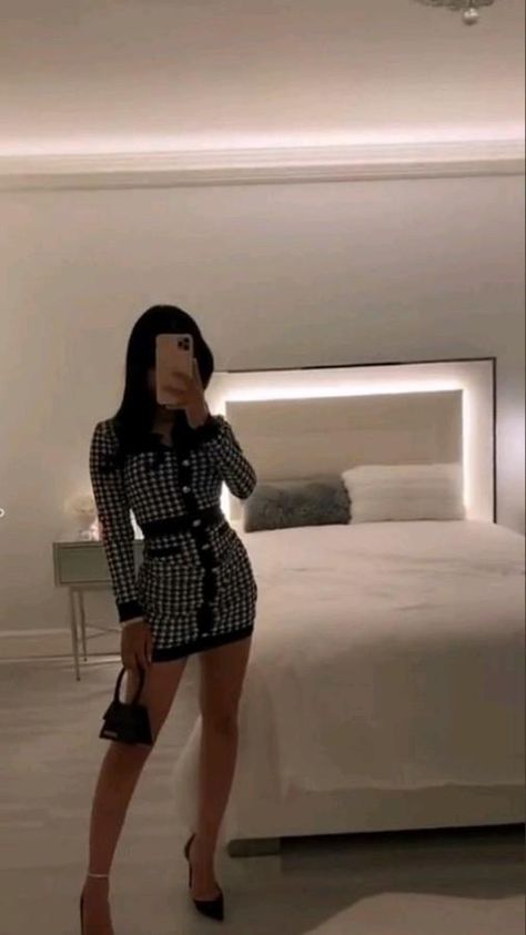 Rich Fancy Outfit, Rich Woman Outfits Chic, Rich Vibes Outfit, Buchifresa Room, Elegant Rich Outfit, Buchifresa Shoes, Classy Rich Outfits, Rich Outfits Classy Chic, Elegant Night Out Outfit Classy