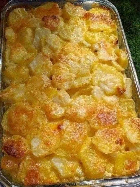 Heavenly Recipes | "I've been doubling the recipe and baking in a 9x13 for years now Best Scalloped Potatoes, Vegan Scalloped Potatoes, Scalloped Potatoes Recipe, Scalloped Potatoes Cheesy, Scalloped Potato Recipes, Potatoes Au Gratin, Grandmas Recipes, Scalloped Potatoes, Potatoes Recipe