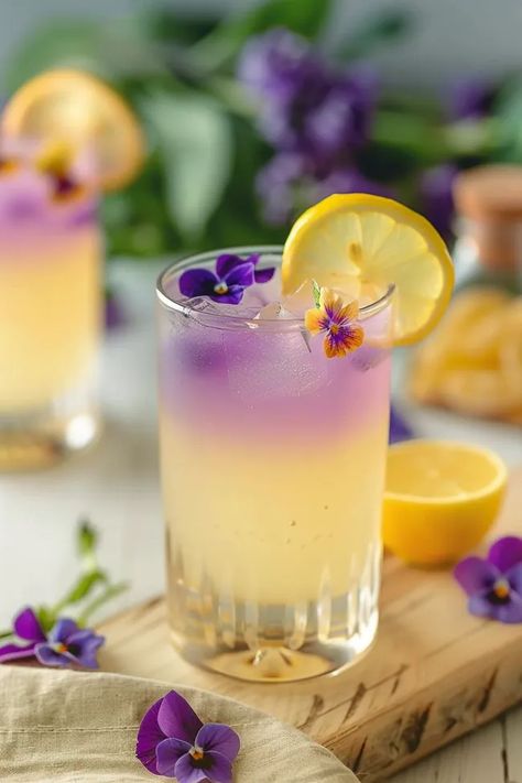 Floral Violette Lemonade Fizz - SipSpoon Drink Essentials, Seasonal Coffee Drinks, Spritzer Drink, Valentine Drinks, Summer Juice, Mocktail Drinks, Refreshing Cocktail, Cocktail Garnish, Purple Birthday