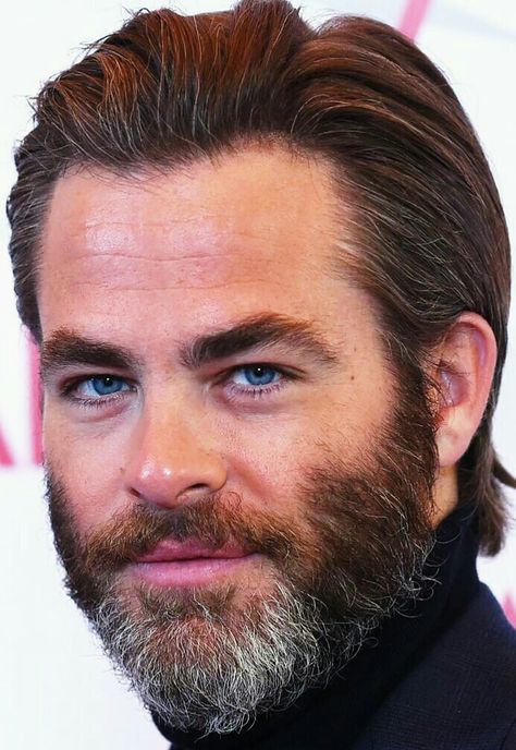 Chris Pine, blue eyes Chris Pine Hair, Chris Pine Beard, Chris Pine Style, Chris Pine Eyes, Beard And Mustache Styles, David Zepeda, Mustache Styles, Men's Facial Hair, Mens Facial Hair Styles