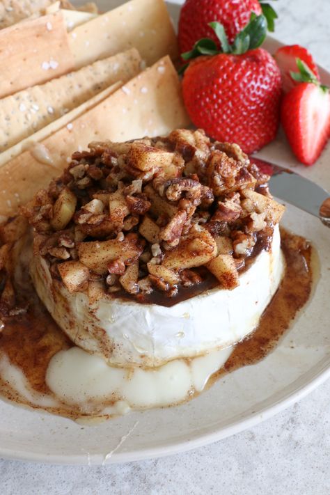 Baked Brie with Apples Cinnamon and Honey. Not just for the holidays, a baked brie is a lovely treat or appetizer to make! Baked Brie With Apples, Brie With Apples, Apples And Honey, Apples Cinnamon, Brown Spots Removal, Baked Brie, 140 Pounds, Honey Recipes, Honey And Cinnamon