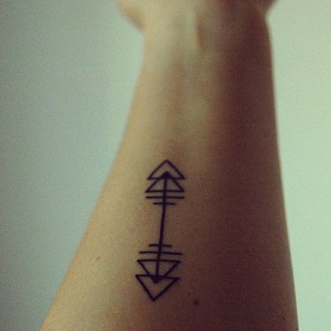 love the little geo tattoo designs. i think i need one Ethnic Tattoo, Arrow Tattoo, Mehndi Tattoo, Nail Fashion, Little Tattoos, Minimal Tattoo, Skin Art, Get A Tattoo, Love Tattoos